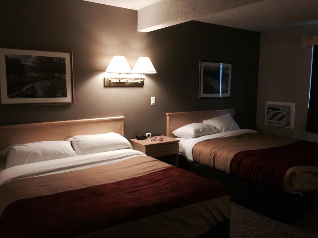Econo Lodge Golden Exterior photo